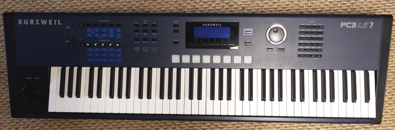 Kurzweil PC3LE7 76 note keyboard synthesizer pedal soft case excellent condition