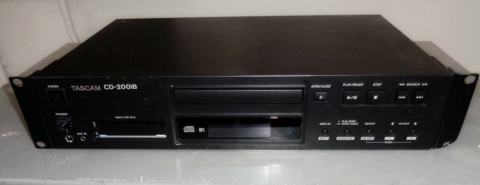 AS IS Tascam CD-200iB CD Player for Parts FREE SHIPPING