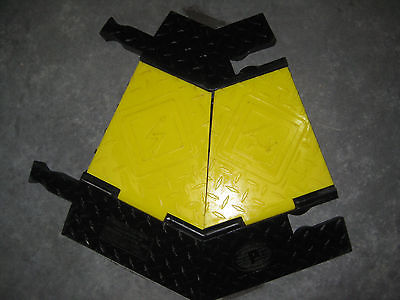 Yellow Jacket Cable ramp bend cable protector corner 5ch Checker cable crossover