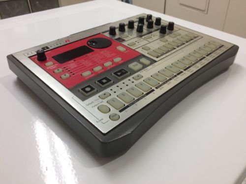 USED Korg ELECTRIBE ER-1 Rythm Synthesizer Sequencer Drummachine