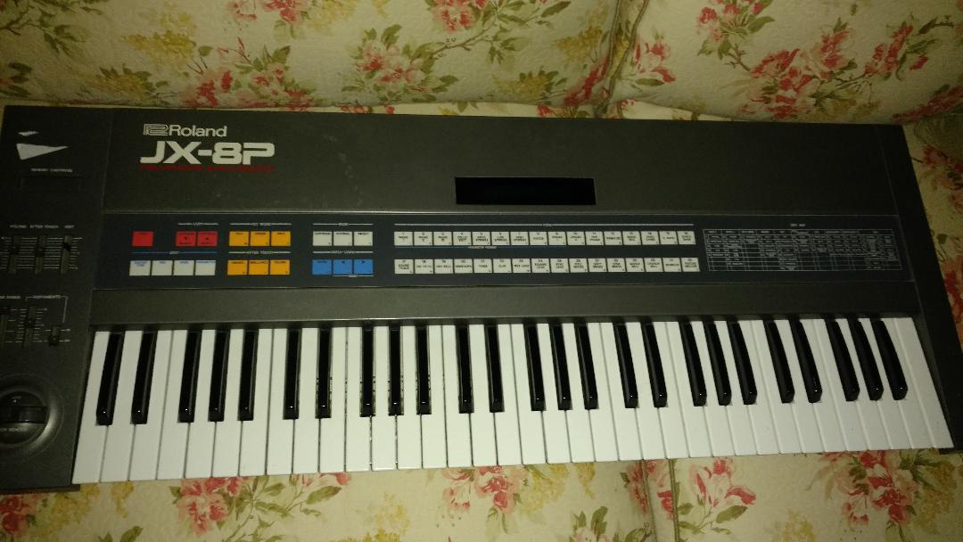 ROLAND JX-8P Vintage Analog Synthesizer 61-Key Keyboard. Made in Japan
