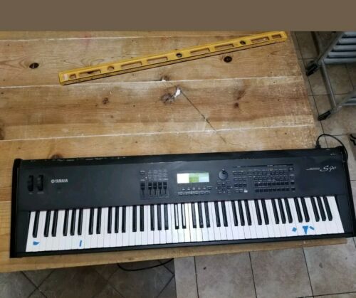 Yamaha S90 - 88 Key Piano Synth