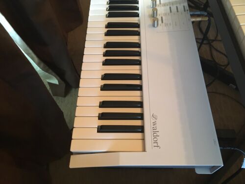 Waldorf Blofeld Keyboard
