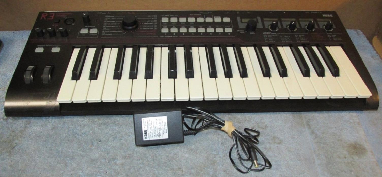 KORG R3 Keyboard/Synthesizer/Vocoder As Is J176