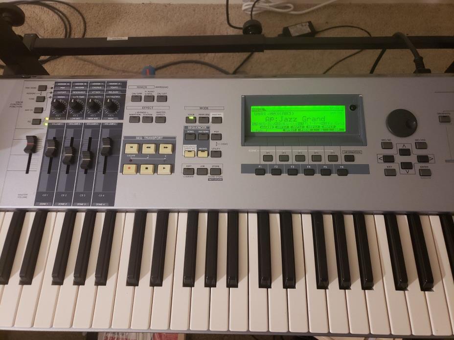 Yamaha MOTIF ES7 Keyboard Synthesizer