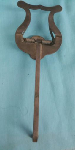 clamp sheet music holder  O.L.D.S    6 inches tall vintage