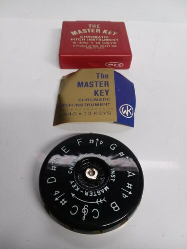 A-440 THE MASTER KEY CHROMATIC PITCH PIPE INSTRUMENT 13 KEYS WM.KRATT CO MK2-C