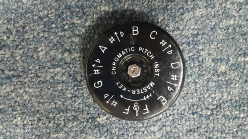 A-440 THE MASTER KEY CHROMATIC PITCH PIPE INSTRUMENT 13 KEYS WM.KRATT CO MK2-C