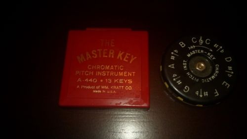 PITCH PIPE, The Master Key Chromatic Pitch Instrument, A 440, 13 Keys, In Case