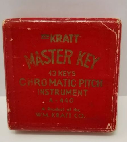 Vintage WM. Kratt Co. The Master Key Chromatic Pitch Pipe 13 Keys