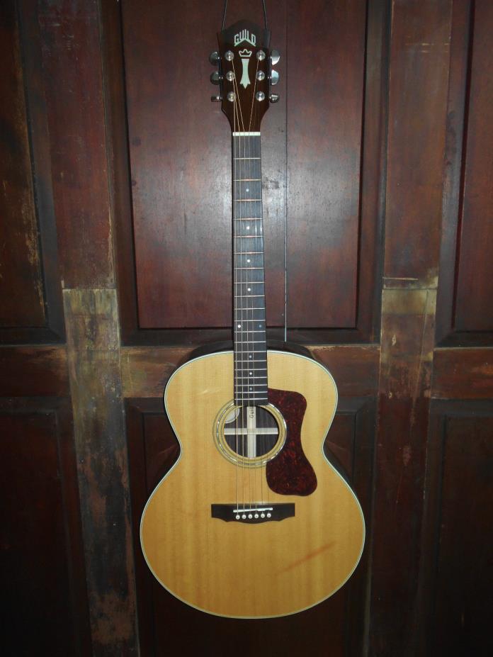 Guild F-150 Jumbo Acoustic Guitar Natural w/ Polyfoam Case