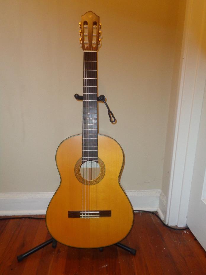 Yamaha CG172SF Nylon String Flamenco Guitar With Brand New Hard Shell Case