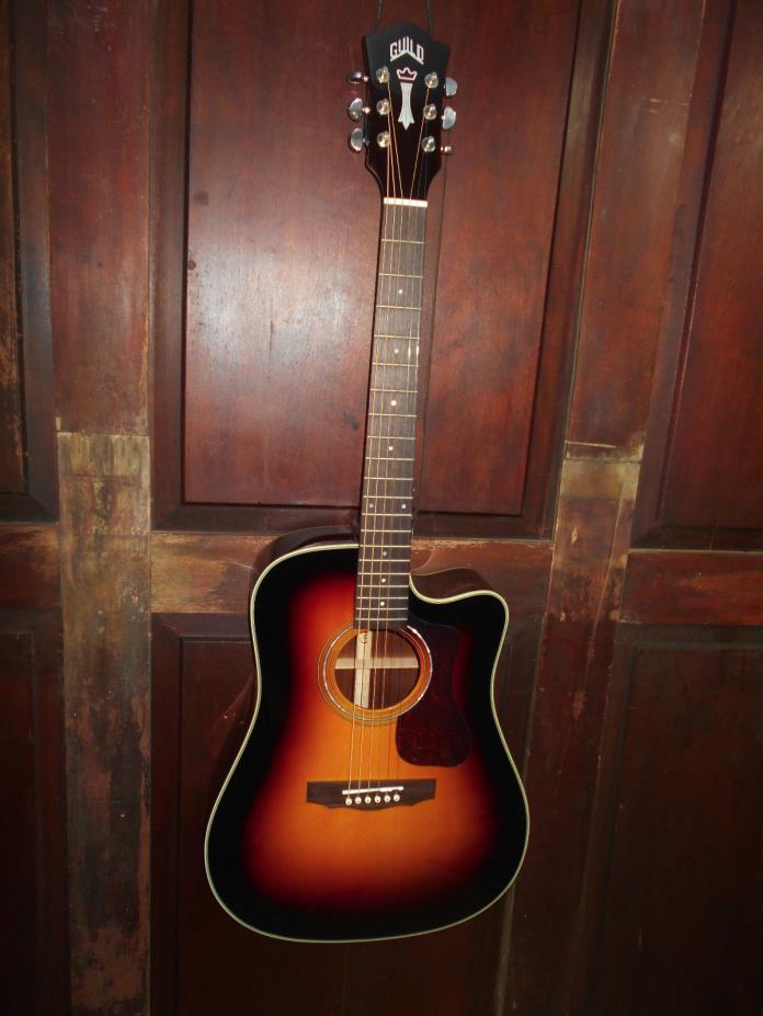 Guild D-140CE SB Acoustic-Electric Dreadnaught Sunburst Guitar w/ Case