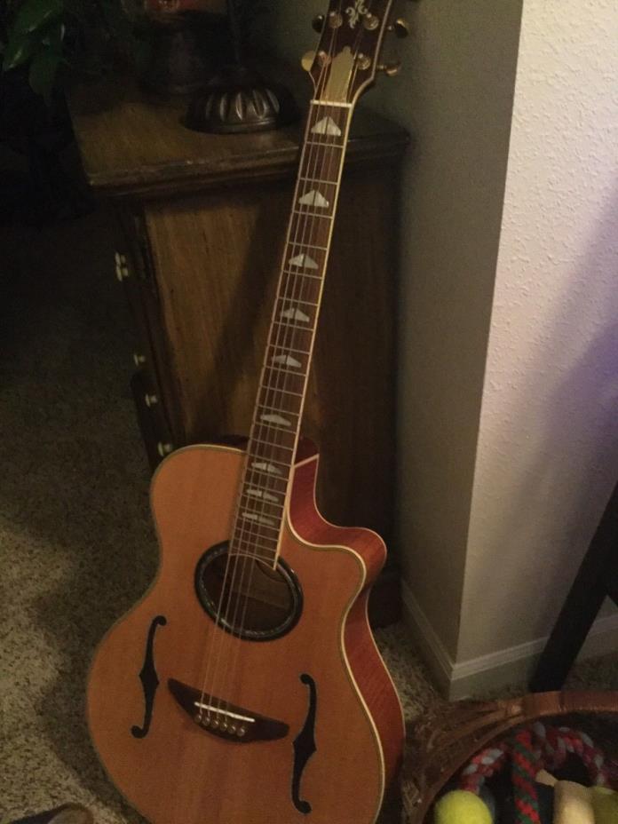 Yamaha APX 900 Acoustic/Electric Guitar