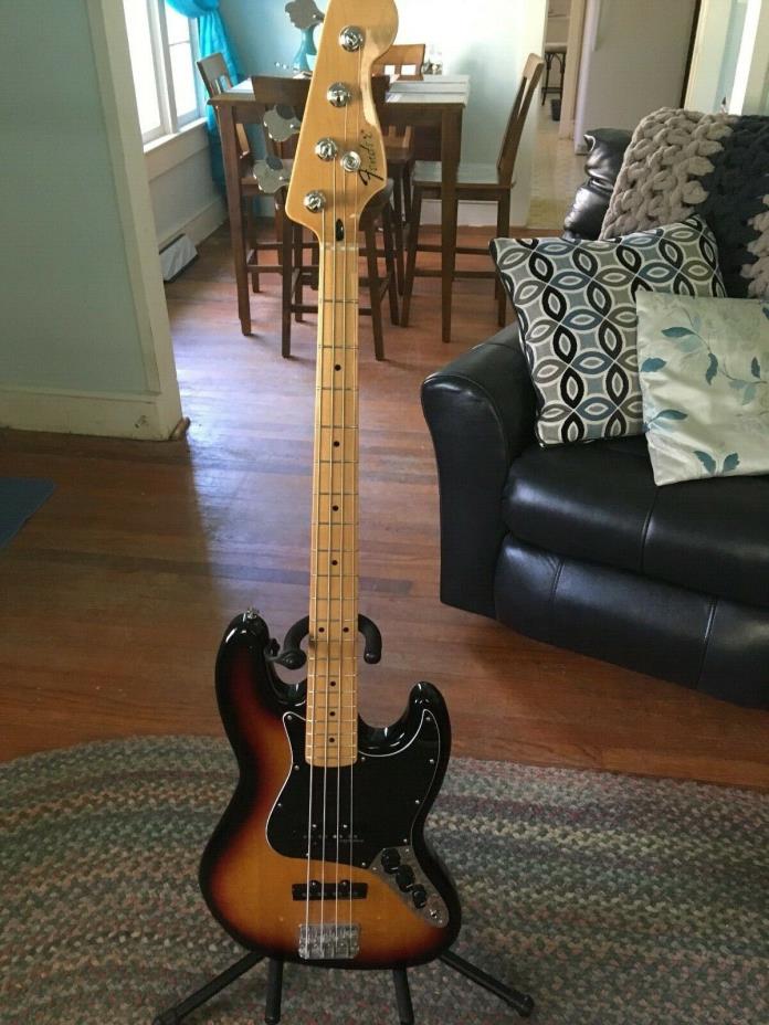 Fender MIM 70s Jazz Bass Made in Mexico with new maple neck and Basslines pups