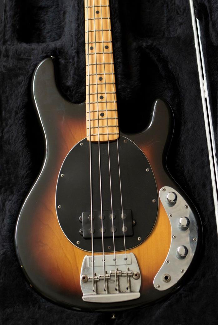 Music Man Stingray Bass 1978 Tobacco burst with molded case
