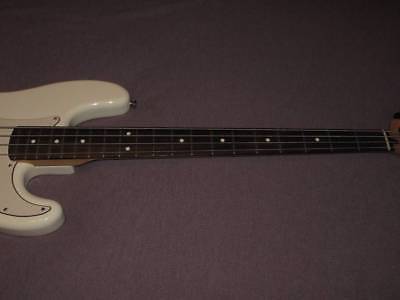 2006 Fender Precision Bass Artic White Rosewood 60th Anniversary P Bass Mexico