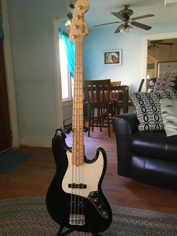 Fender American Special Jazz Electric Bass Guitar with Gig Bag