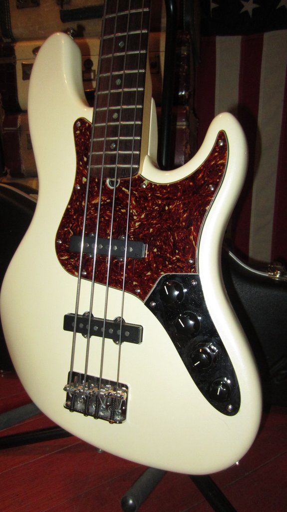 2007 Fender American Deluxe Jazz Bass Electric Bass Guitar Pearl White w/ OHSC