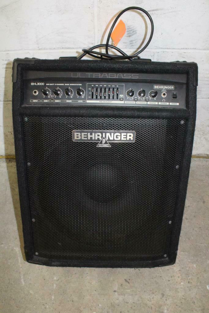 BEHRINGER Bass Guitar Amp BXL3000