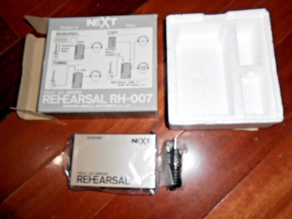 NEXT RH-007 POCKET SIZE REHEARSAL AMPLIFIER / LOT 3442