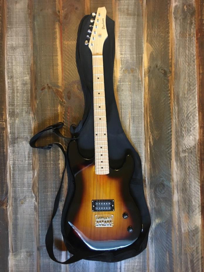 Davison Electric Guitar w/Carrying Case and Hollinger Small Amplifier