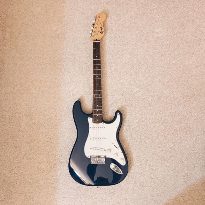 Fender 'Squier' Bullet - Electric Guitar