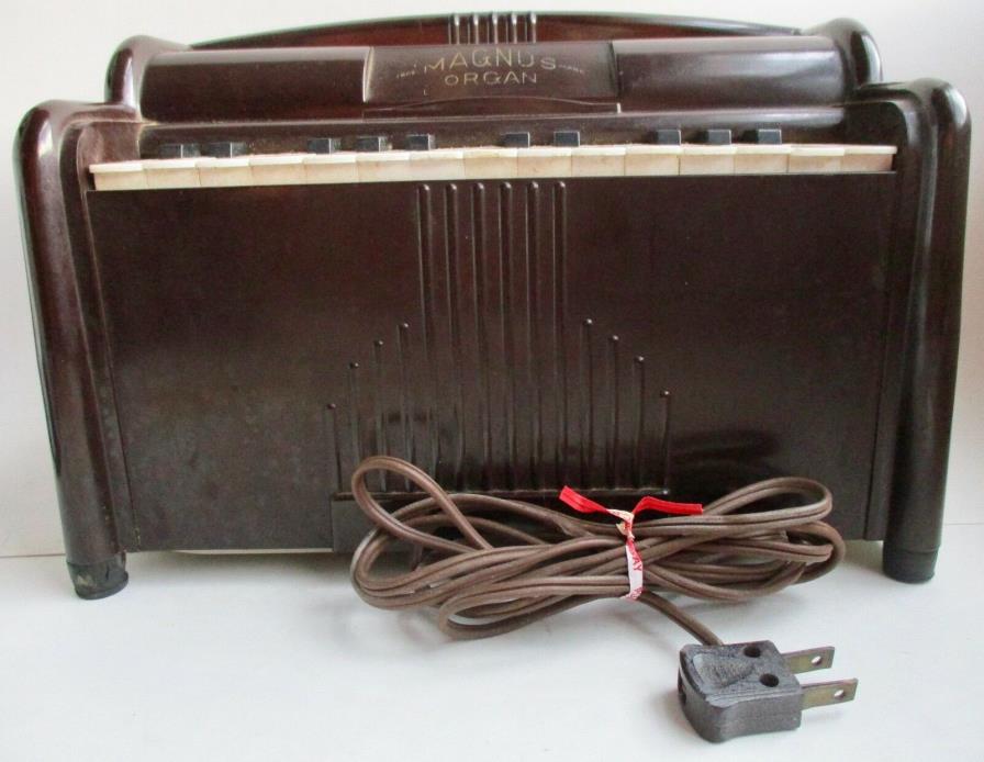 Vintage MAGNUS Organ No1510 Electric 25 Key Toy Organ Bakelite Late 1940s Plays