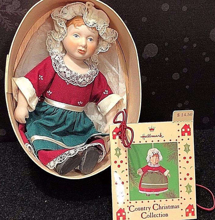 HALLMARK COUNTRY CHRISTMAS COLLECTION 1985 PORCELAIN COLONIAL DOLL ORNAMENT MIB