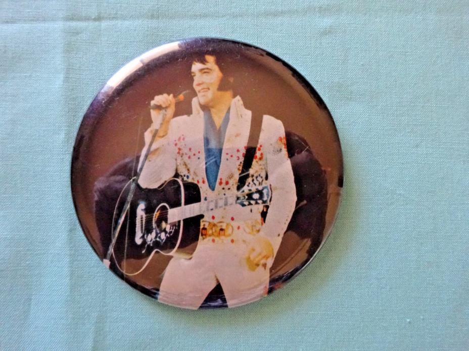 ELVIS PRESLEY PIN BACK BUTTON  d168