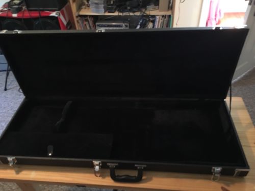 Hardshell Case For Electric Guitar In Great Shape