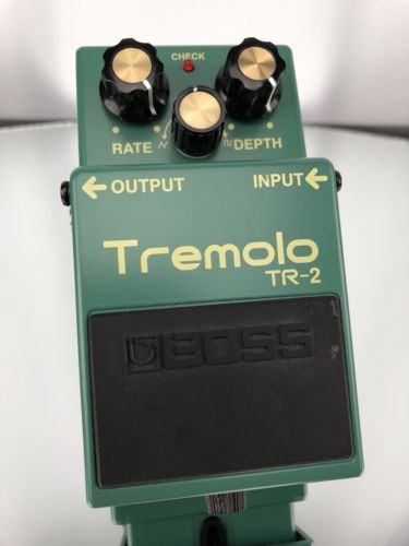 Boss Tremolo TR-2 Guitar Effect Pedal