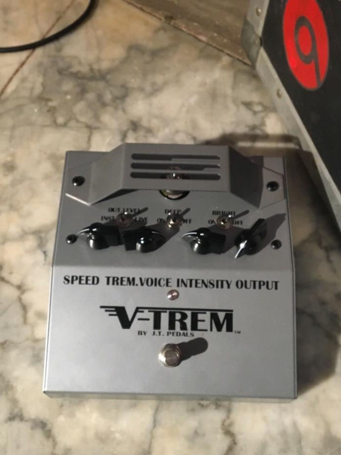 Tremolo V-Trem by JT pedals