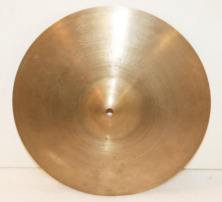 A Zildjian 14-inch Crash Cymbal 1181 grams