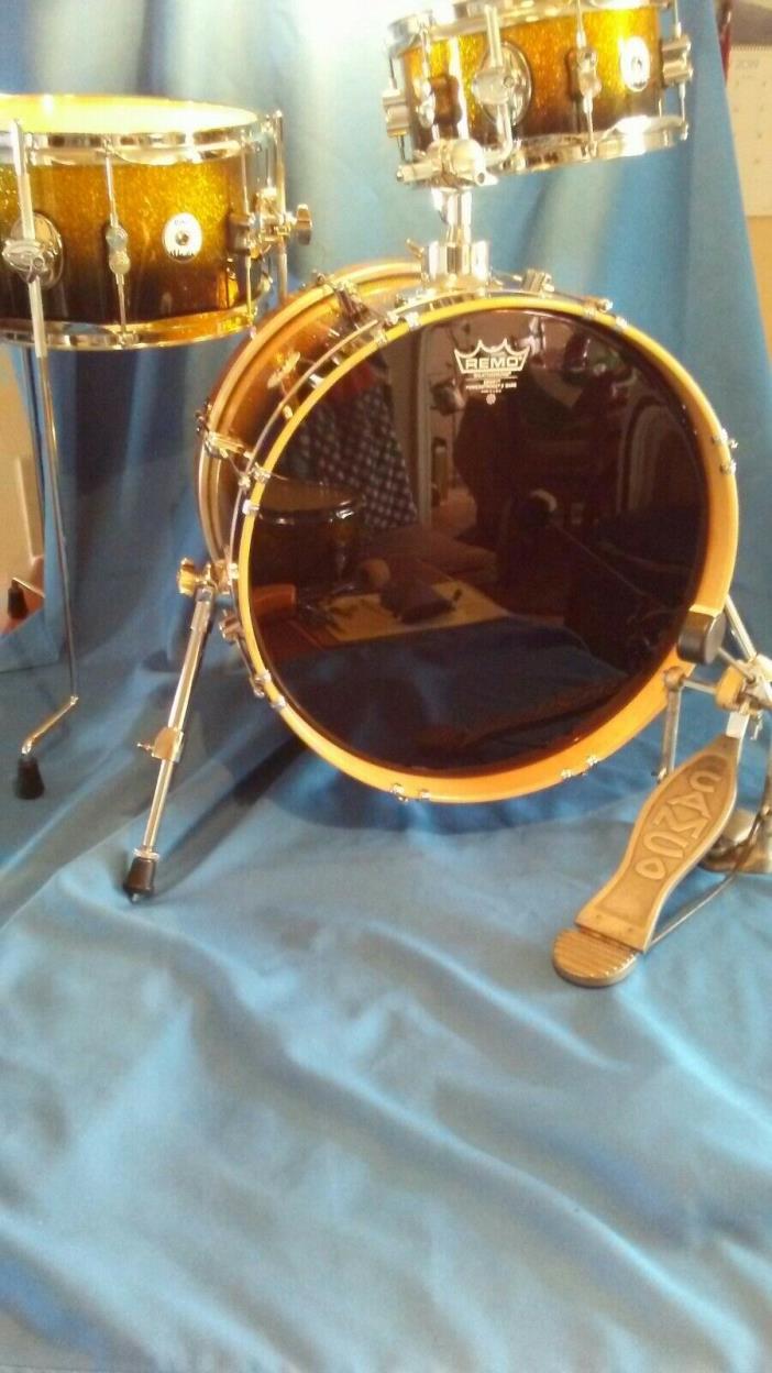 DW Daru Jones drums 3 PC/ CAMCO pedal