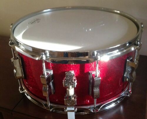 Ludwig Classic Maple Snare Drum Red Sparkle 6.5x14 w/ P86 Strainer - BRAND NEW!