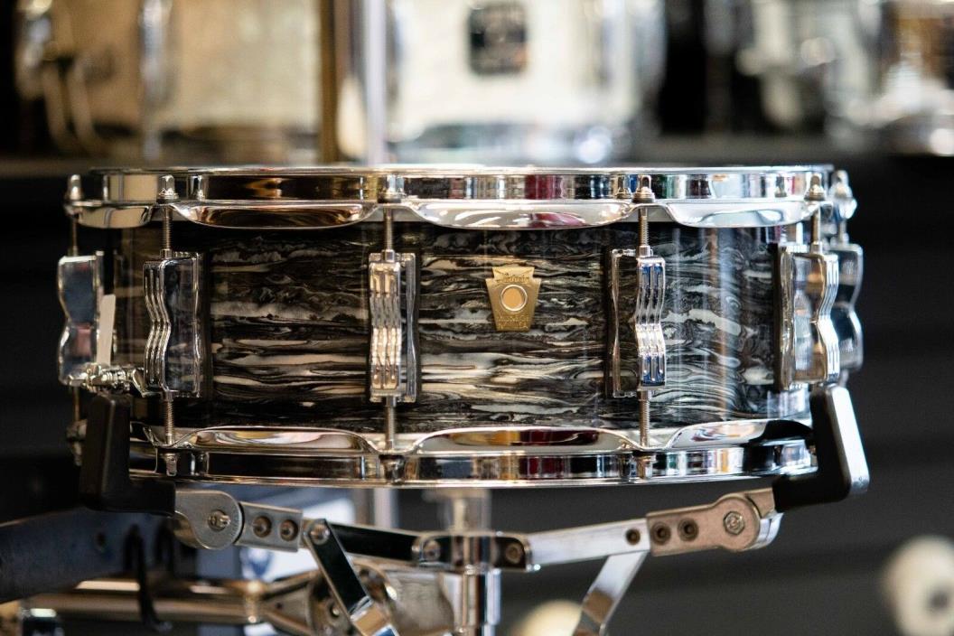 Ludwig 5x14 Vintage Black Oyster Pearl Classic Maple Snare Drum