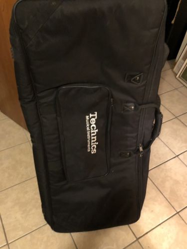 Road Runner Rolling Hardware Bag 38 inches Black