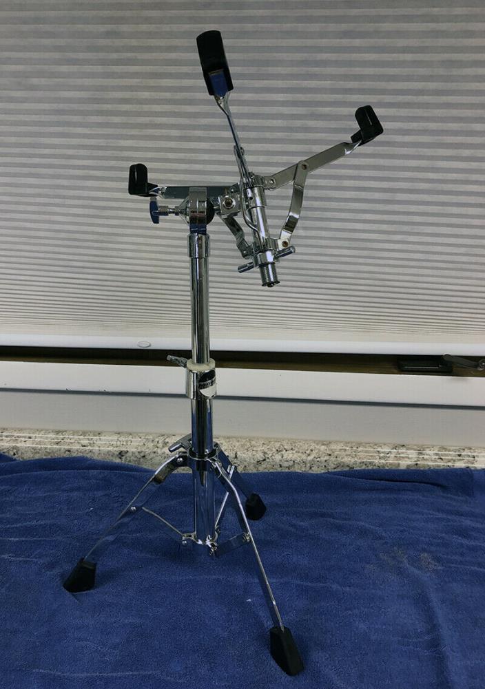 Vintage Ludwig snare stand Looks and works great. heavy duty Rockers Ludwig best