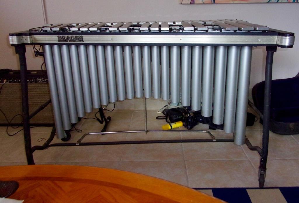 Deagan Vibraphone - 592 Commander - Very Good Used Condition.  Works Perfectly