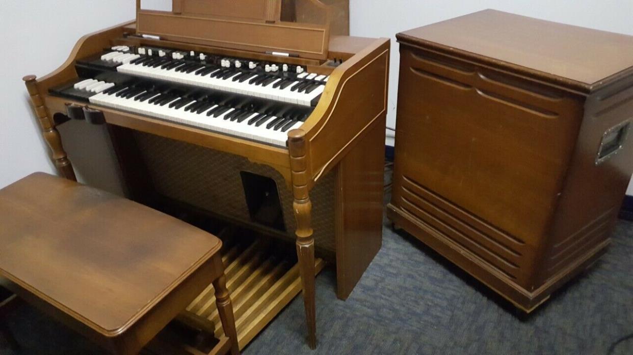 Hammond A100 Organ and 145 Leslie Speaker