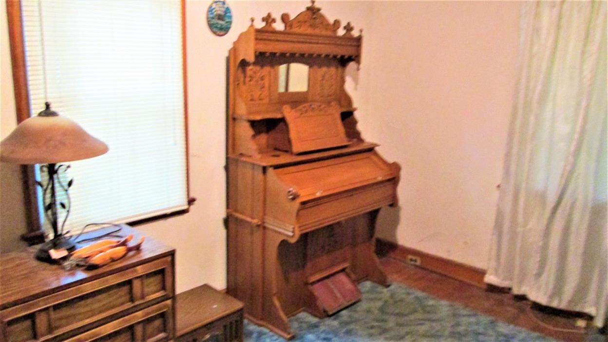ANTIQUE 1883 SOLID OAK BECKWITH ORGAN ( SOLD BY SEARS ROEBUCK AND CO. )