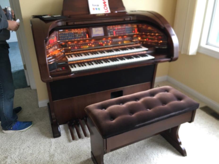 Lowrey Royale SU-500 Electric Organ