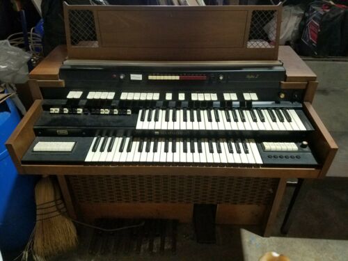 Hammond Rhythm II Organ with Music Books