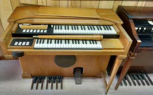 Antique Hammond Organ model m3