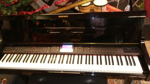 BEAUTIFUL SUZUKI DIGITAL 88  GRAND POLISHED EBONY PIANO ACTION