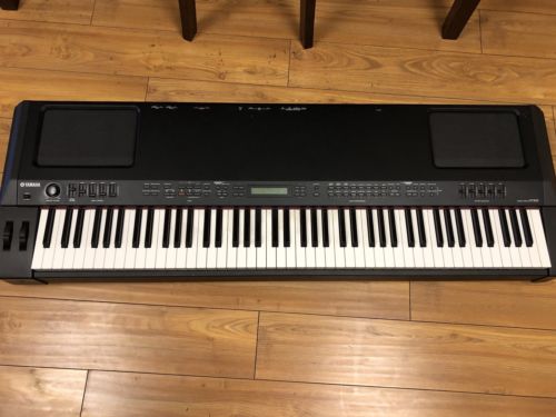 YAMAHA P60 DIGITAL PIANO