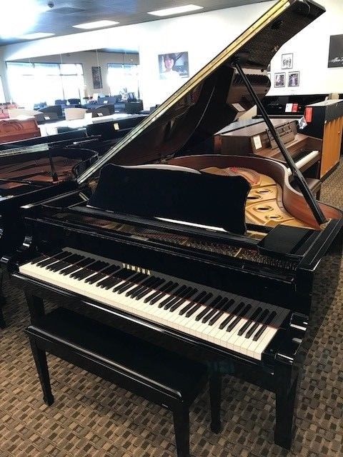 Yamaha G3 Grand Piano Polished Ebony