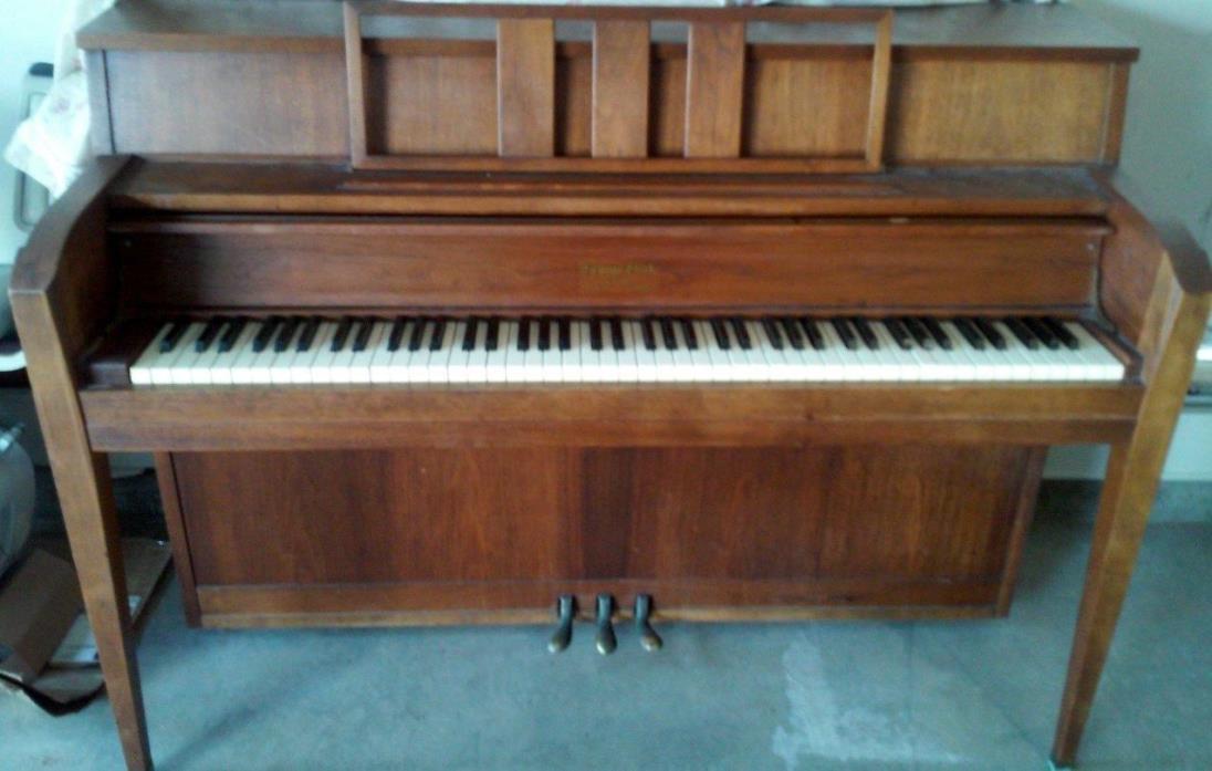 George Steck Piano in Good Condition. All Keys on Piano *PICK UP ONLY*