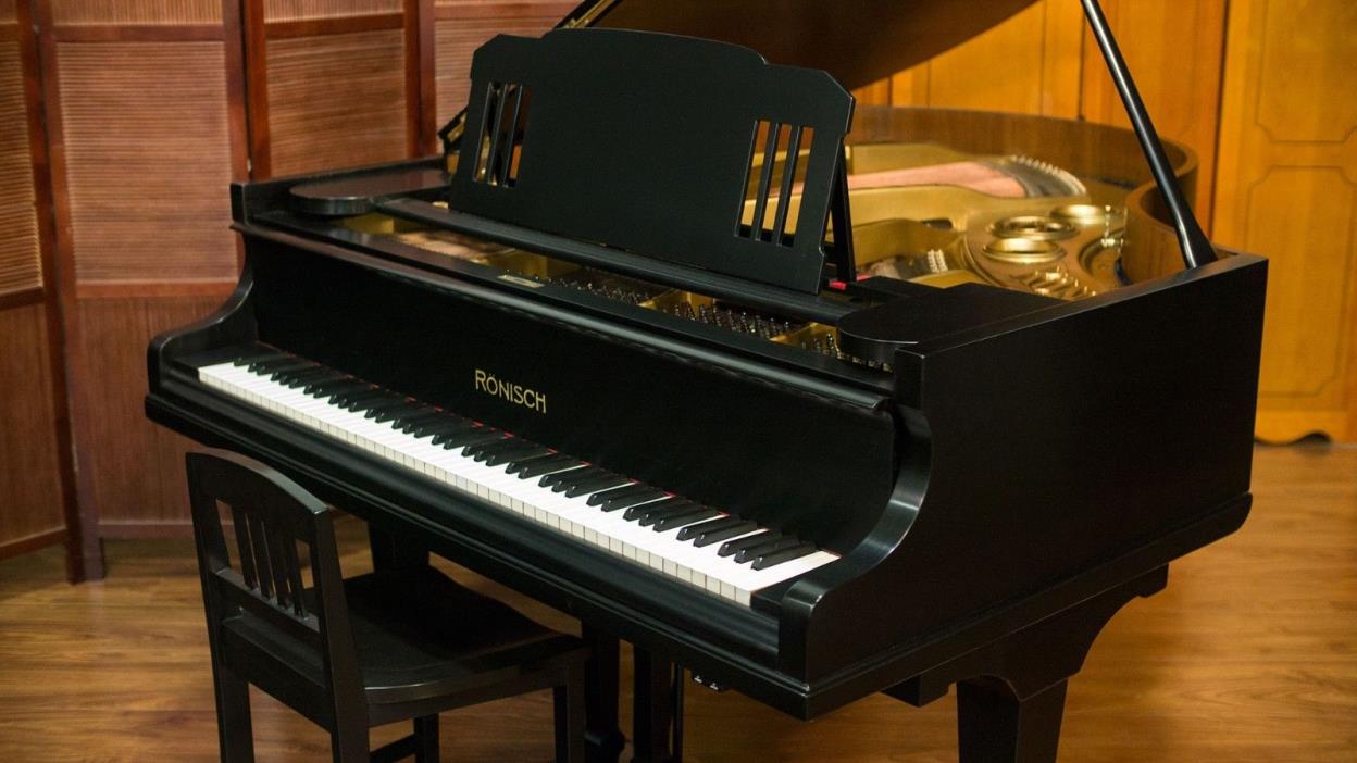 Rönisch Grand Piano - Handmade in Germany